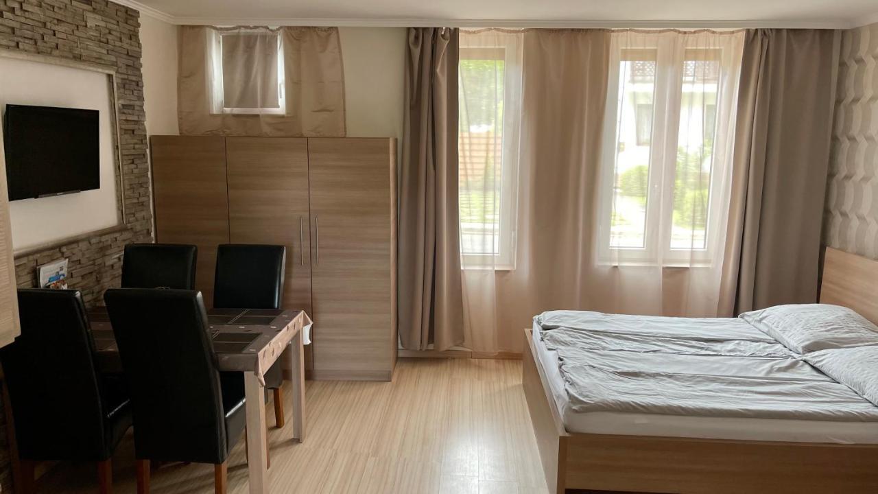 Gyula Var Premium Apartman Eksteriør bilde